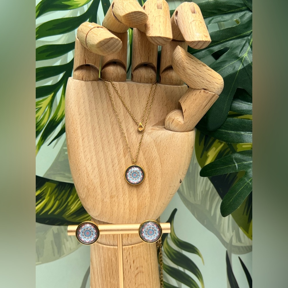 Gold Elegant Mandala Layered Necklace and matching Stud Earrings